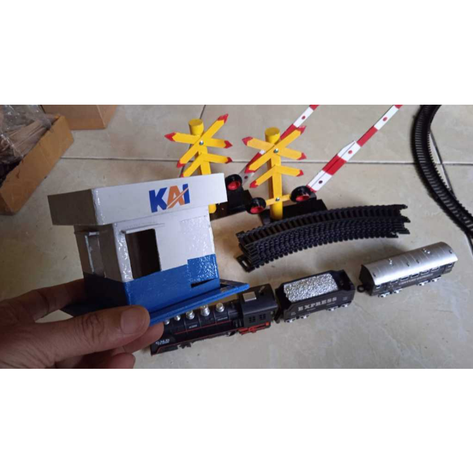 Mainan edukasi mainan miniatur Kereta api indonesia Paket Mainan edukasi kereta set lengkap railking