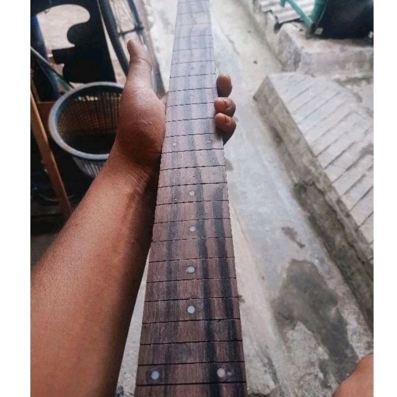 fretboard bass sudah radius