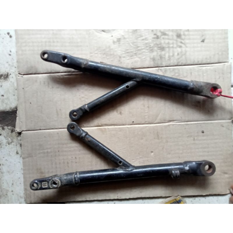 Pangkon Dudukan Mesin Honda cb 150r Original Copotan