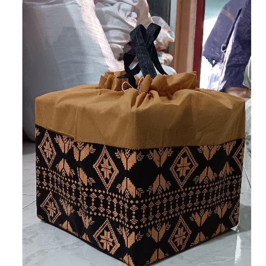 

KF7 Tas hajatan goodie bag serut batik uk 2 x 2 batik SMB