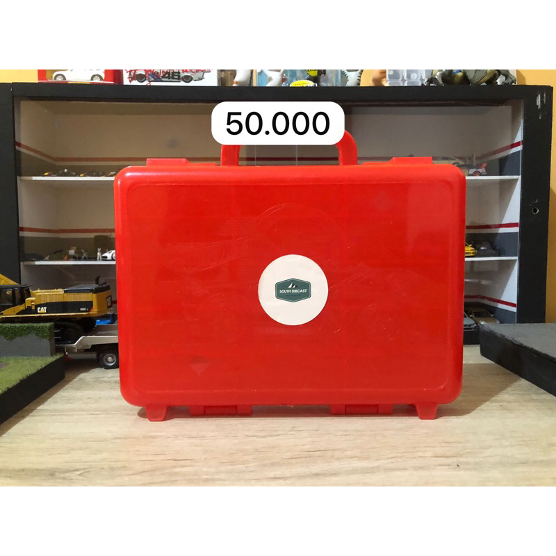 Box Hot Wheels isi 15 mobil