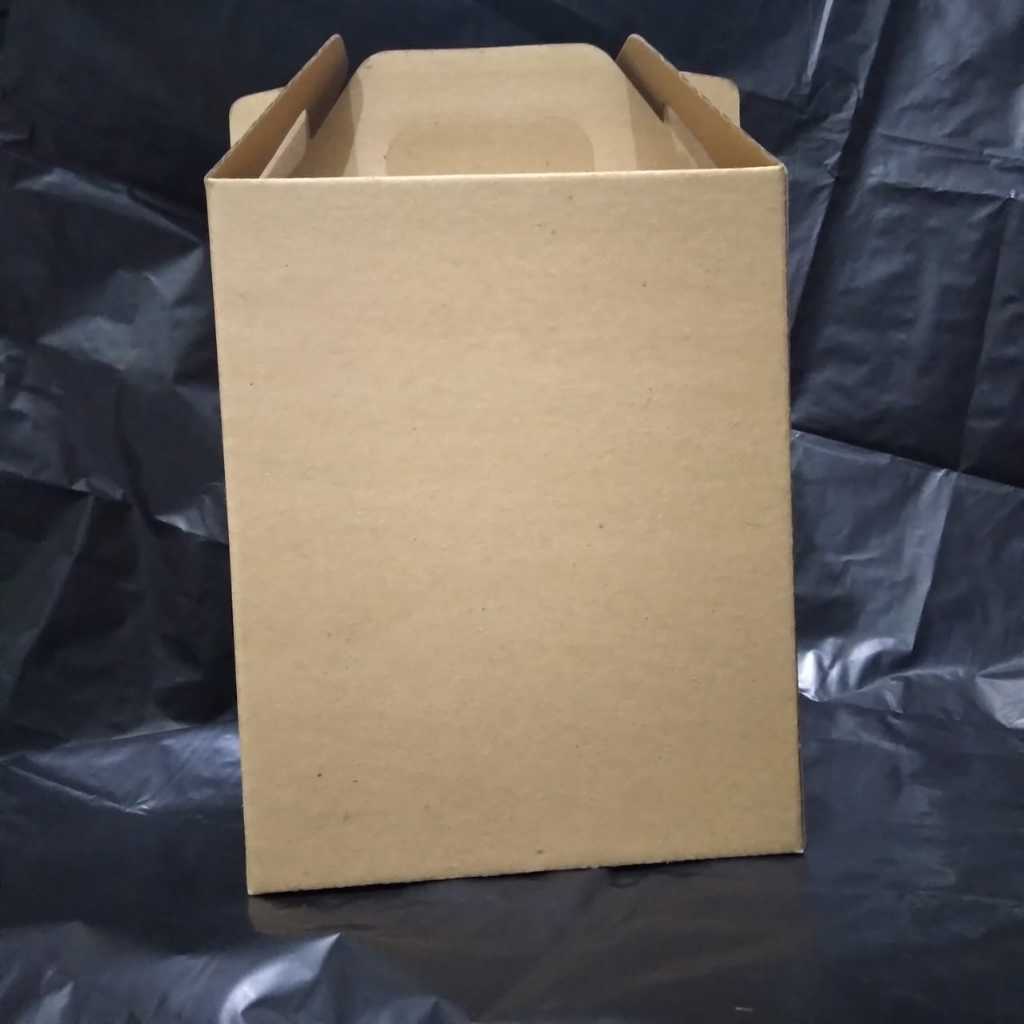 

Box Kardus Hampers / Box Jinjing Toples Tabung / Box Eflute 18,5x9,5x23