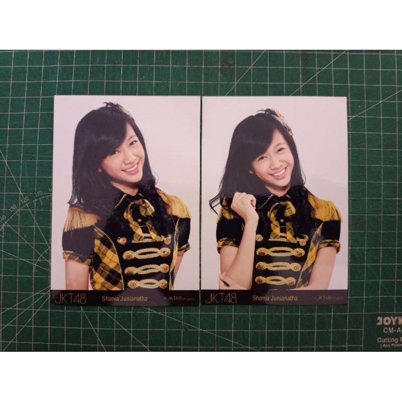 Photopack Shania JKT48 Set Yellow Pikachu