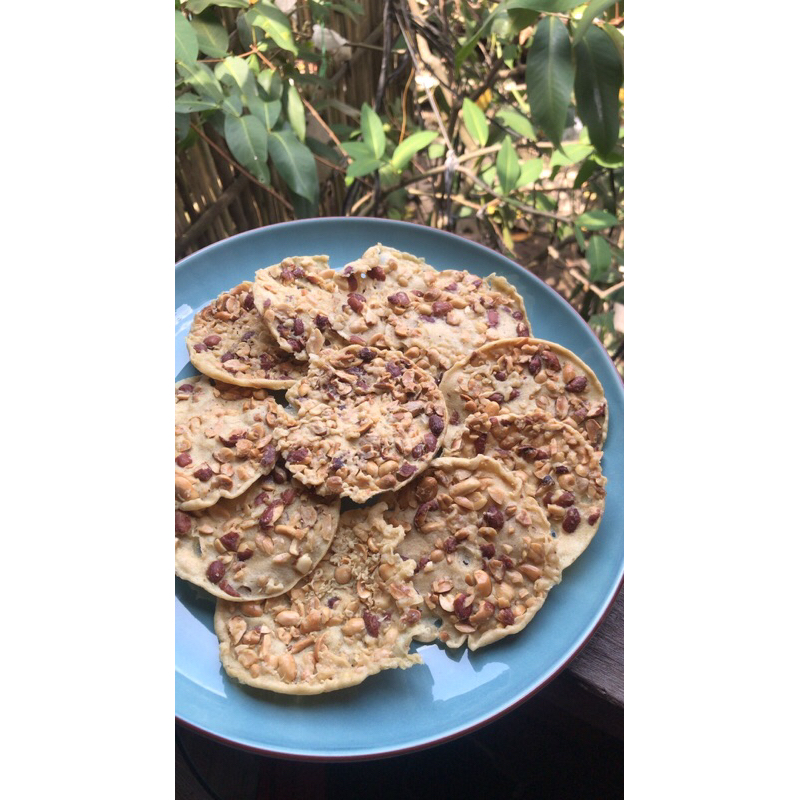 

Peyek kacang tanah melimpah ruah (Instant)