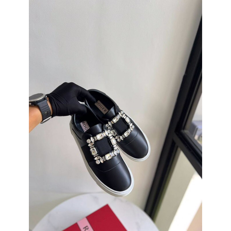 【STOK TERSEDIA】Sepatu Sneaker Roger Vivier Very Vivier embellished Leather RVW60696, SUPERMIRROR