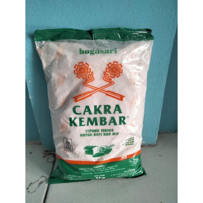 

Tepung Terigu Kemasan 1kg Cakra Kembar