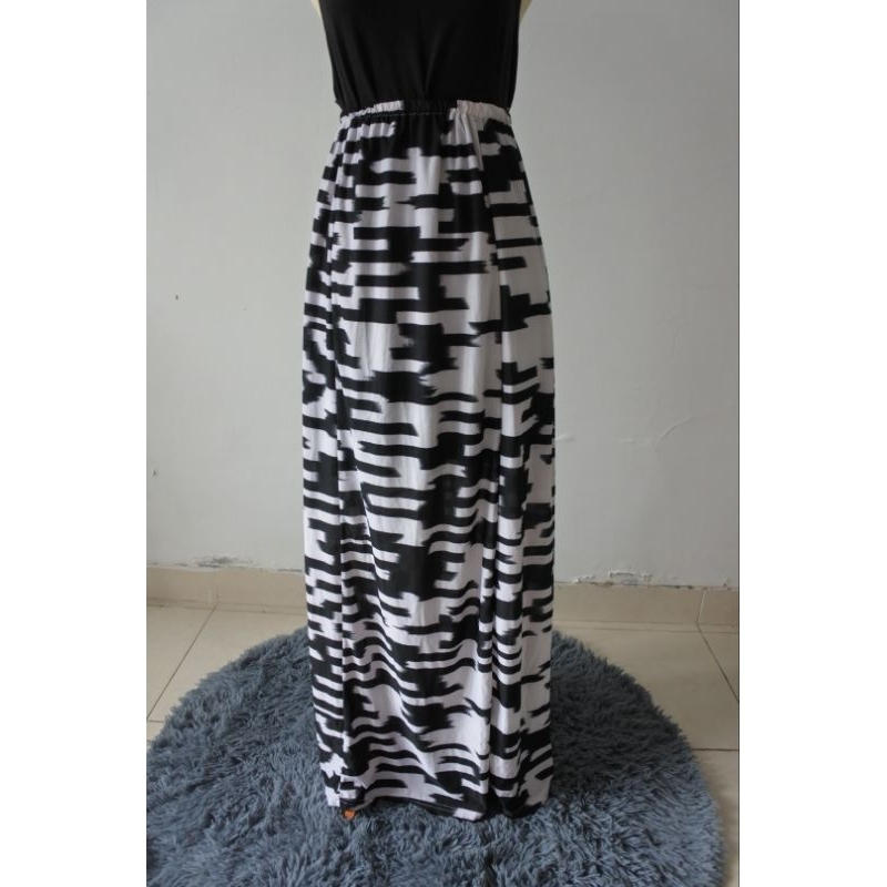 Preloved Rok Hitam Putih Panjang