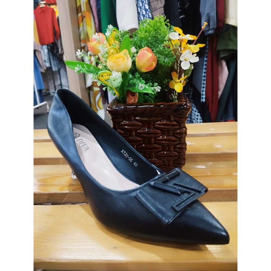 Sepatu Heels Kerja Wanita Warna Hitam