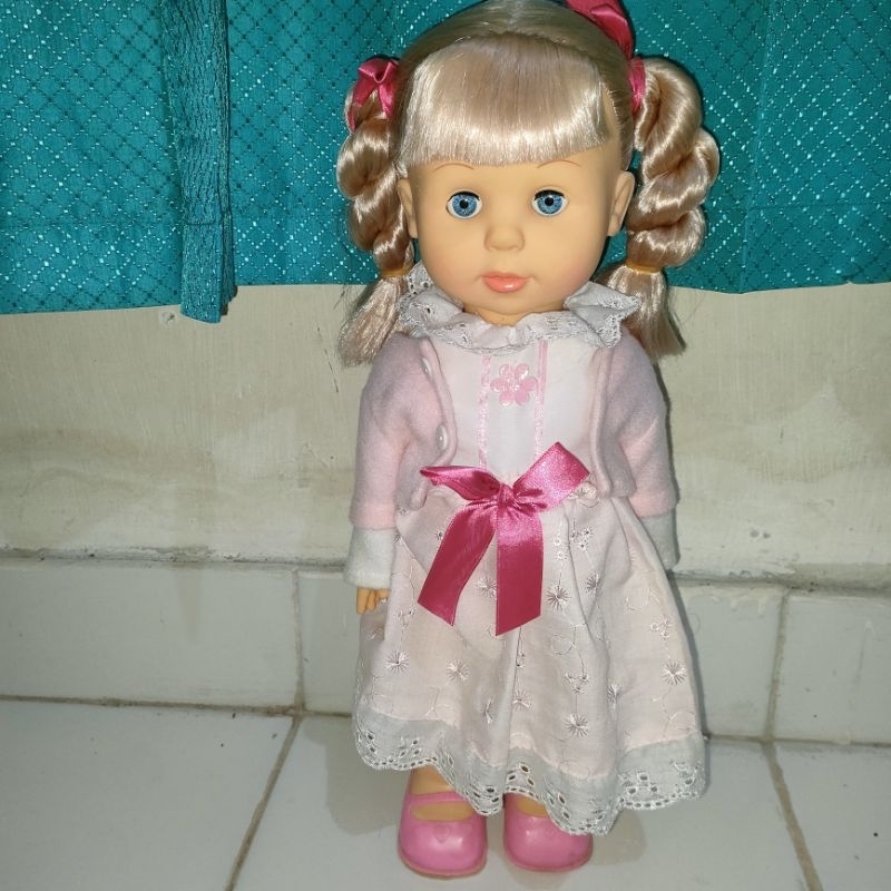 boneka perempuan cantik pink