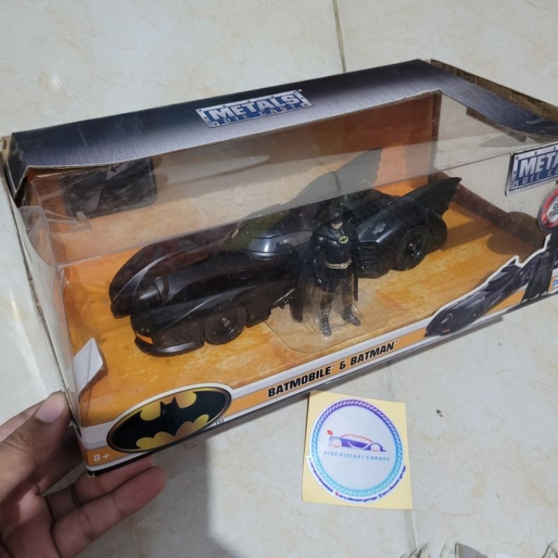 JADA BATMOBILE & BATMAN 1/24 1:24 RARE ITEM