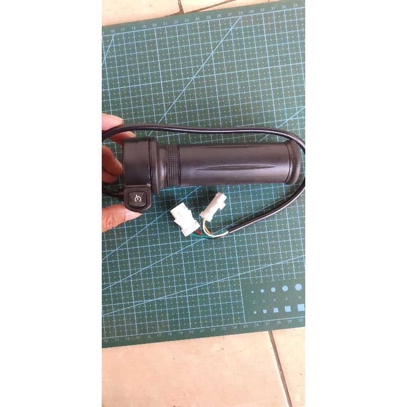 gas sepeda listrik uwinfly t3