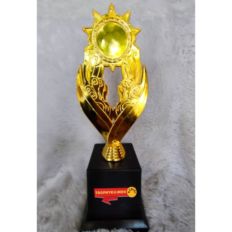 piala figur satu paket 126