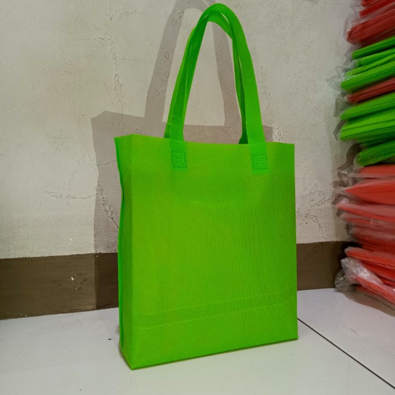 

Tas goodie bag mumer ukuran 25x35 lipat samping 1lusin 55gsm (isi 12pcs)