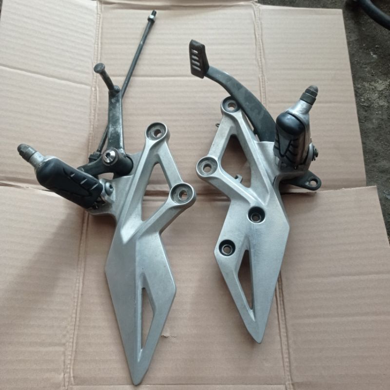 Step Footstep Pijakan Kaki depan New CBR 150 R  CBR150R Facelift LED original K45 K45G