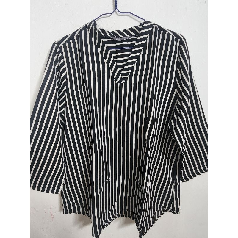 preloved atasan blouse wanita st.yves