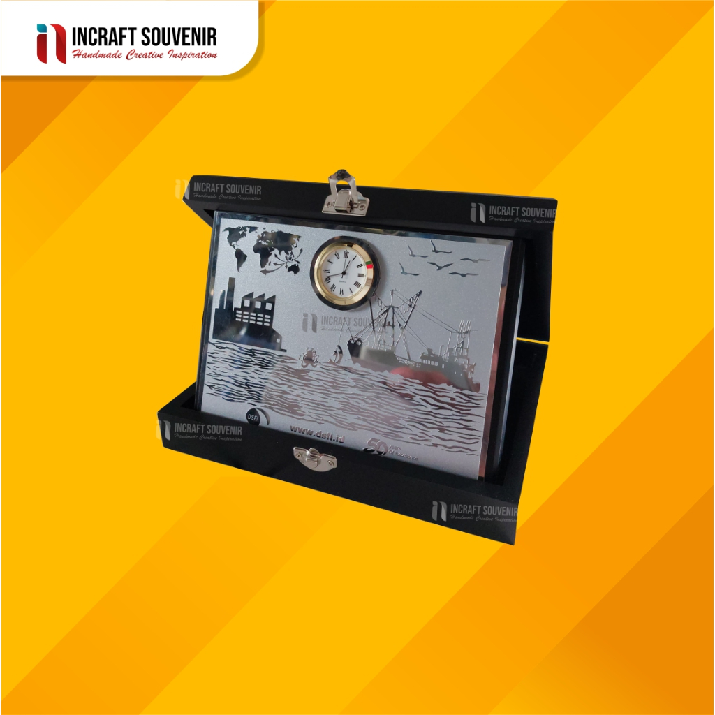 PLAKAT SOUVENIR KAYU BOKS + JAM