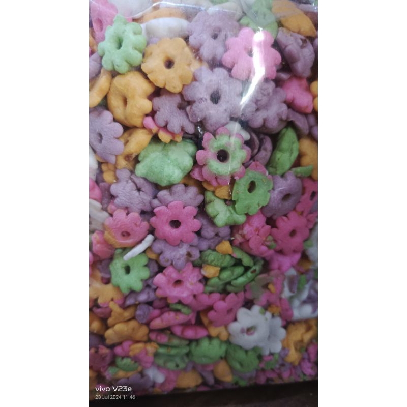 

Sakura warna Snack Jadul 250gr