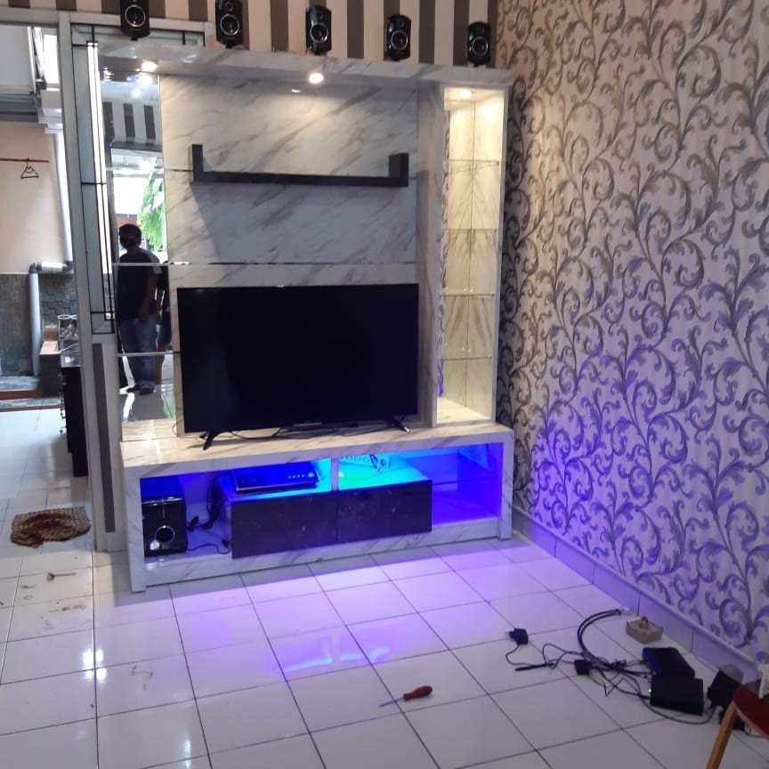 buffet tv / rak pajangan tv / rak tv HPL