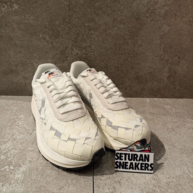 Sneakers cowok Sacai x Jean Paul Gaultier x Nike Waffle Woven White