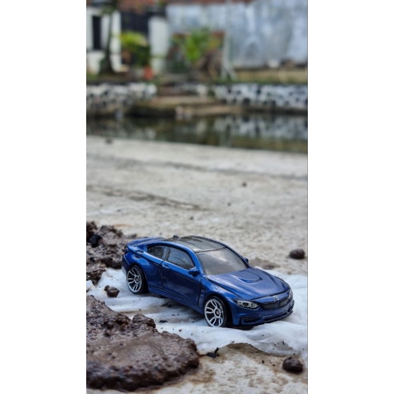 Hot Wheels BMW M4 (loose)