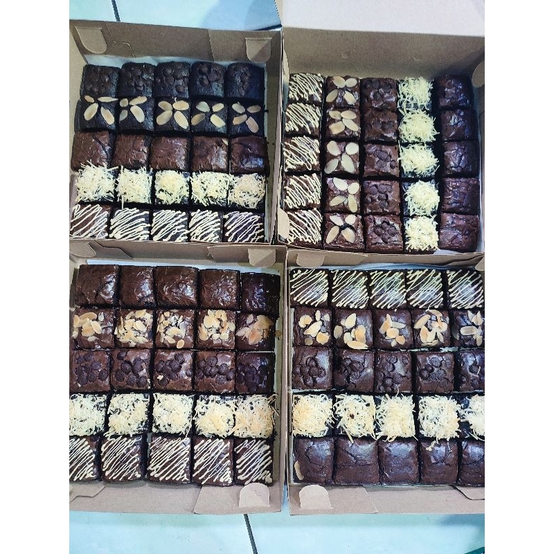 

BROWNIES SEKAT | BROWNIES SHINY CRUST