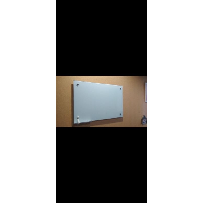 

PAPAN TULIS KACA MODERN