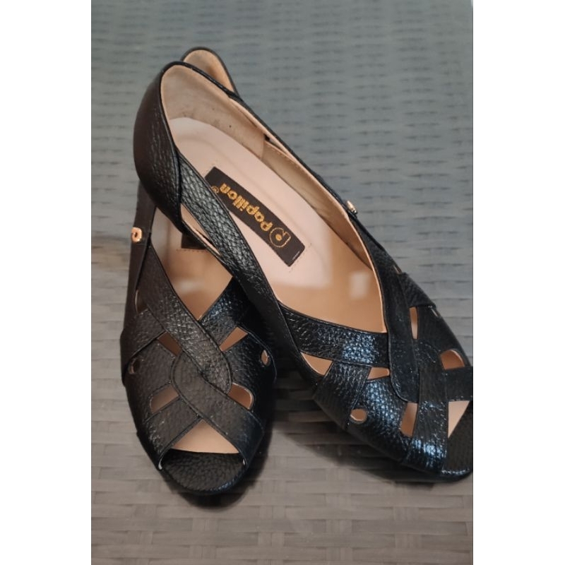 Sepatu Papillon
