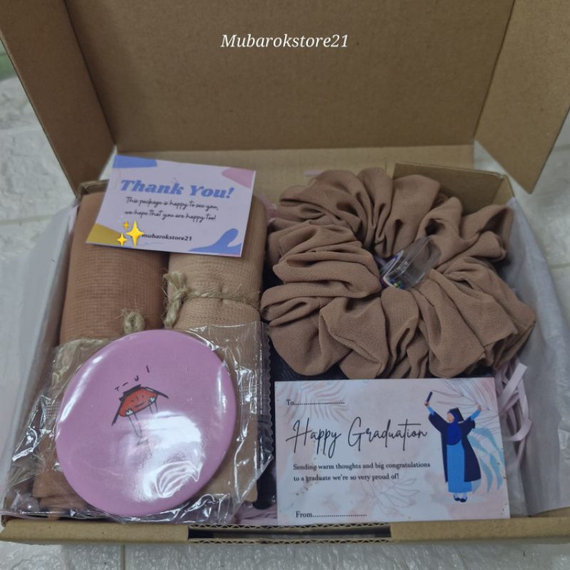 

gift double hijab Bella square hampers hijab kado ulang tahun cewek