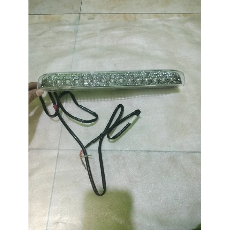 lampu spoiler bagasi original Yaris bakpao