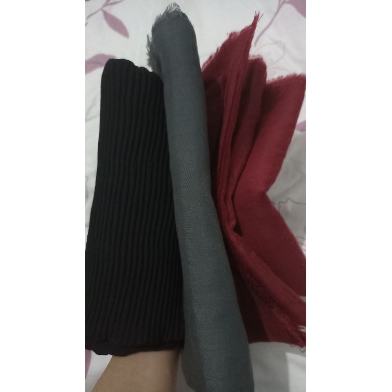 saudia rawis merah, hijau keabuan, crinkle hitam