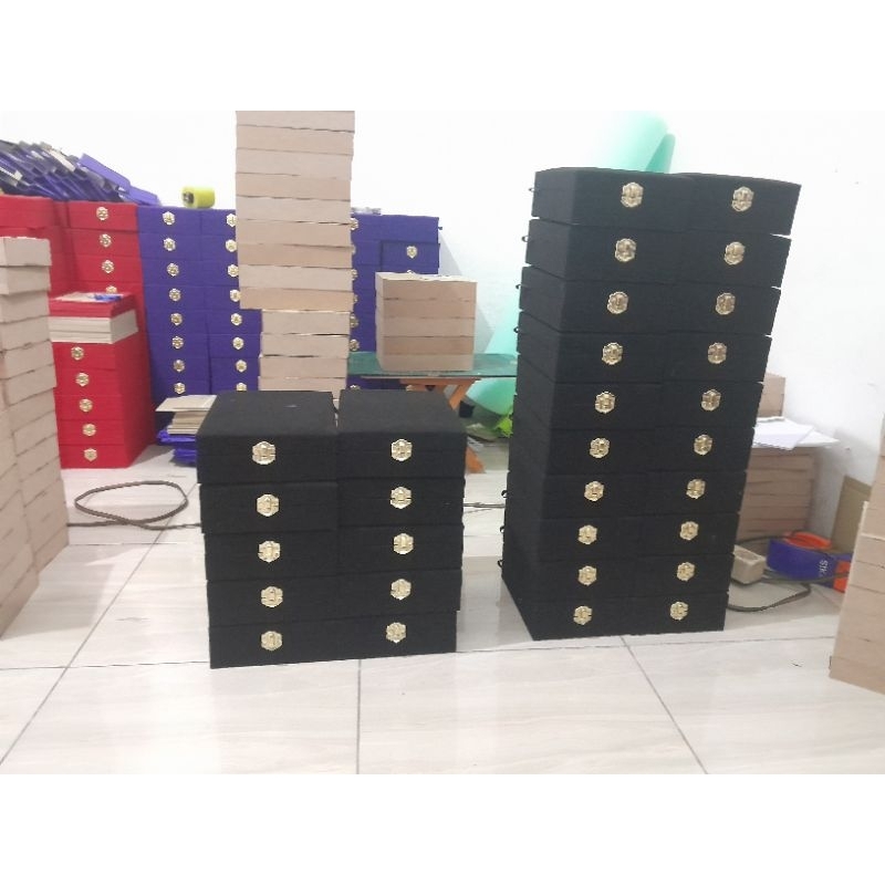 

20 Box plakat ukuran 21x16x6