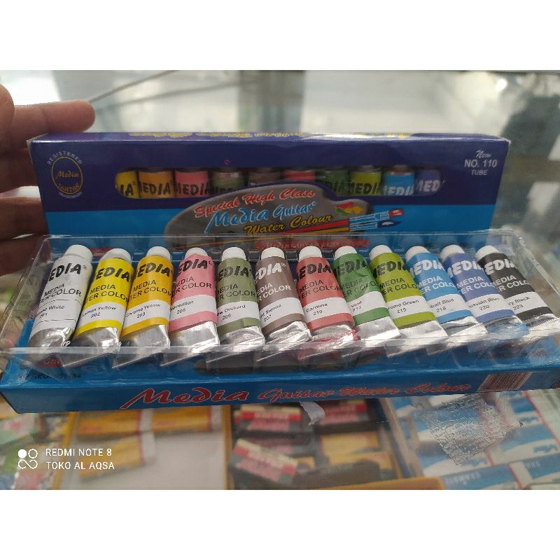 

Cat Air Media 12 Warna