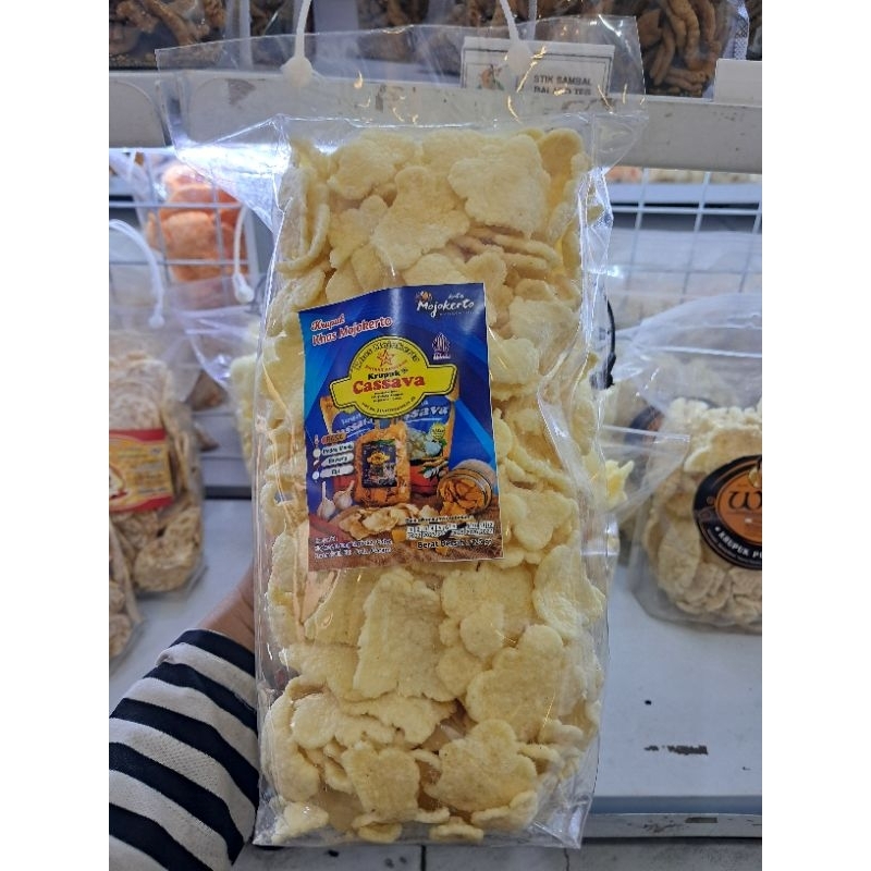 

Kerupuk Cassava Oleh oleh khas Mojokerto (Toko rania)