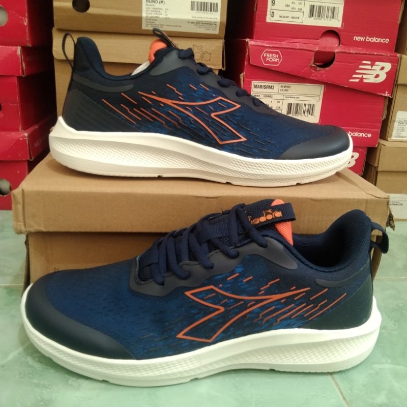 diadora heino navy