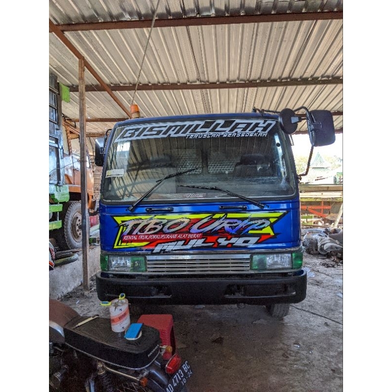 cutting sticker truk fuso canter elf giga dll