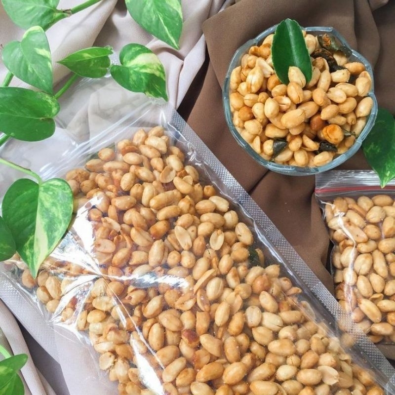 

Macemil Cemilan Makanan Ringan Kacang Bawang Gurih Enak Murah