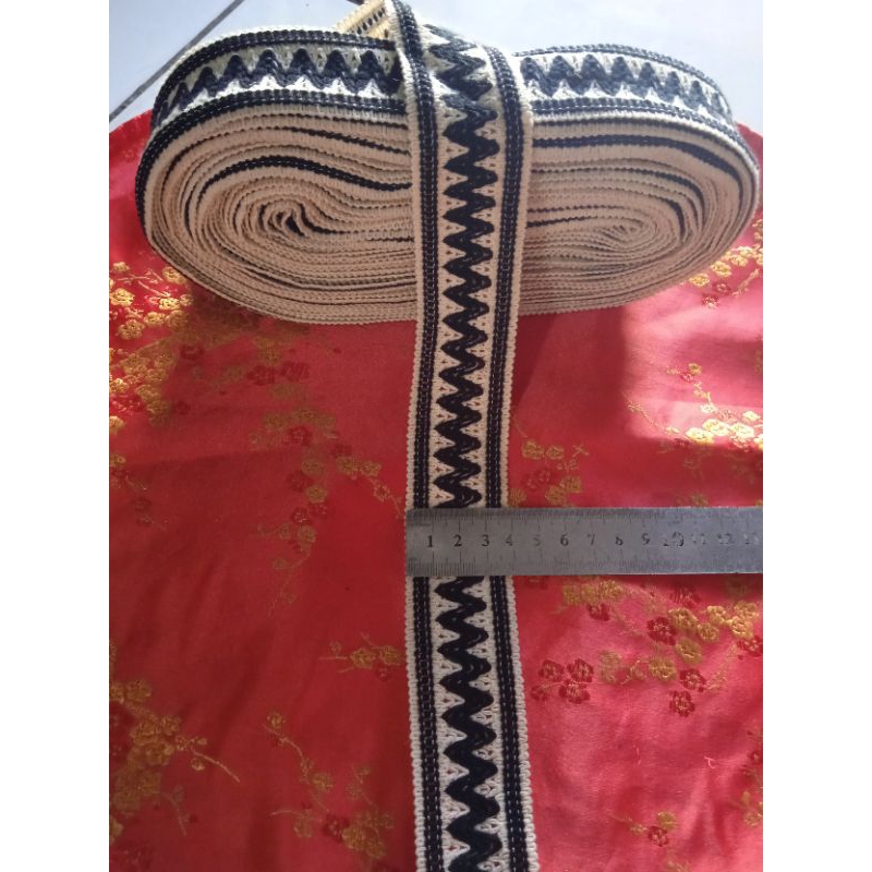 

pita salur motif