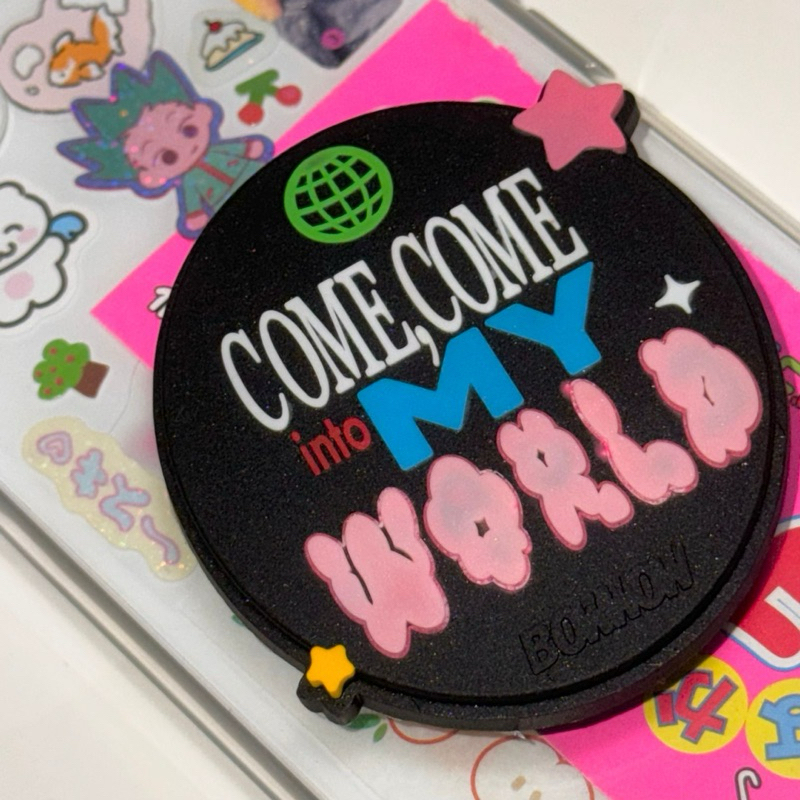 WORLD SEVENTEEN GLITTER RUBBER GRIPTOK | BOWWOWOFFICIAL