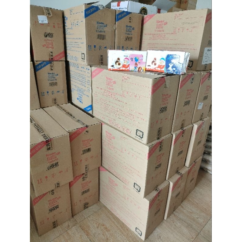 

Kinder Joy 1 box isi 8 pcs exp 13 NOV 2024