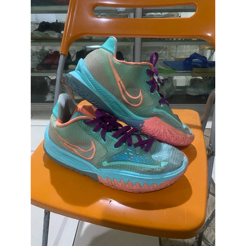 kyrie low 4