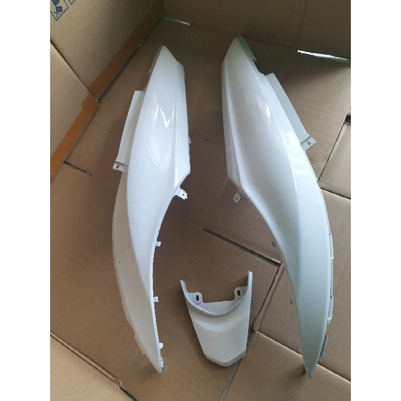 Cover Body Belakang Motor Yamaha Mio J Warna Putih