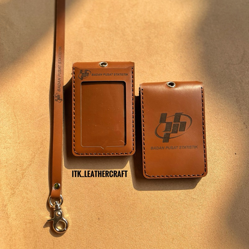 

ID Card Holder Kulit Lipat Magnet / Lanyard ID Card Kulit Asli Model Ring Bulat