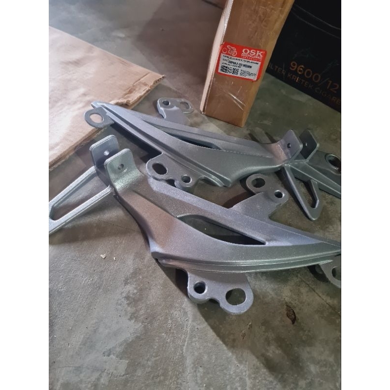 GUNDALA BELAKANG DUDUKAN STEP BELAKANG SUPRA X125 HELM IN OSK