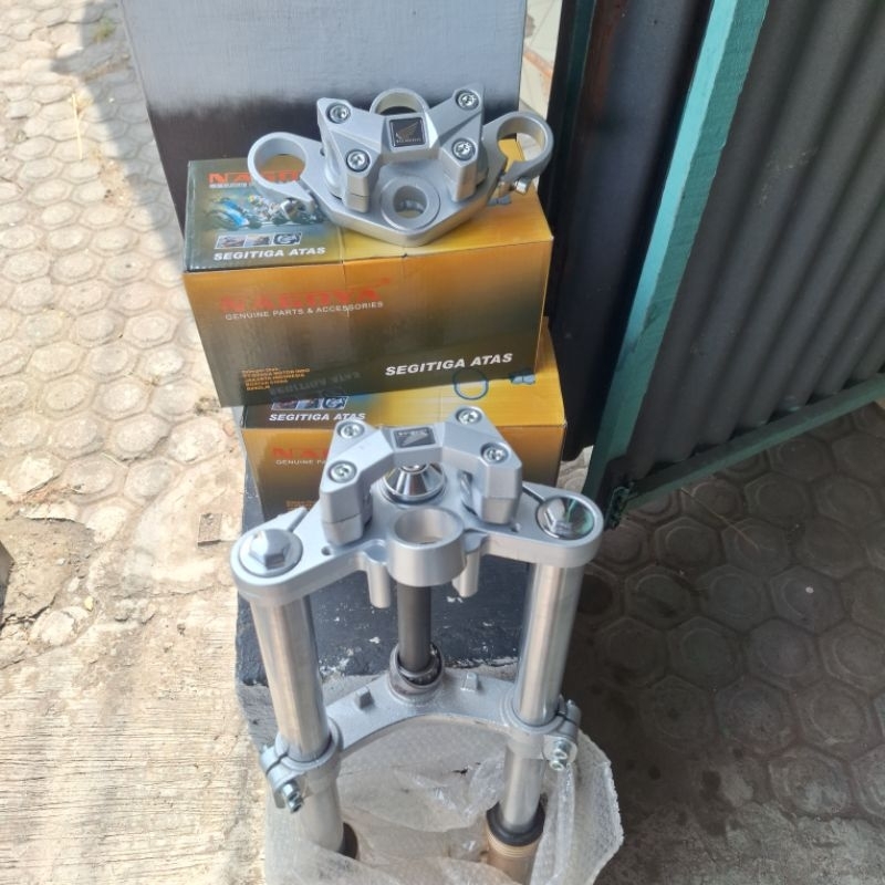 SEGITIGA T ATAS NINJA RR PNP SKOK NINJA HONDA MITSUYO GORILLA AGRAS SET RAISER CB150R NEW