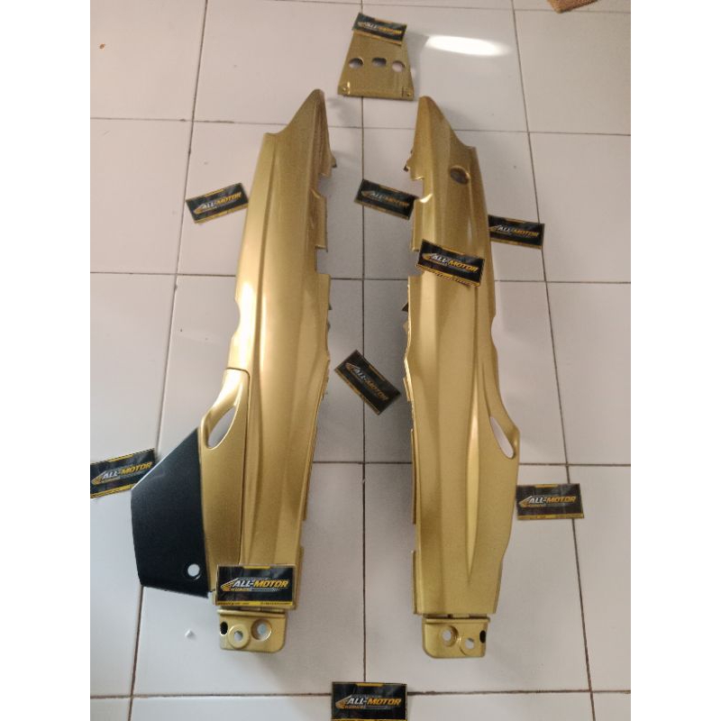 Cover body halus fiz r body belakang fiz r set bok aki fiz r warna gold