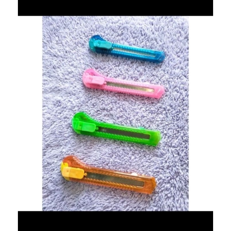 

Cutter Alat Potong Tajam / Berkualitas