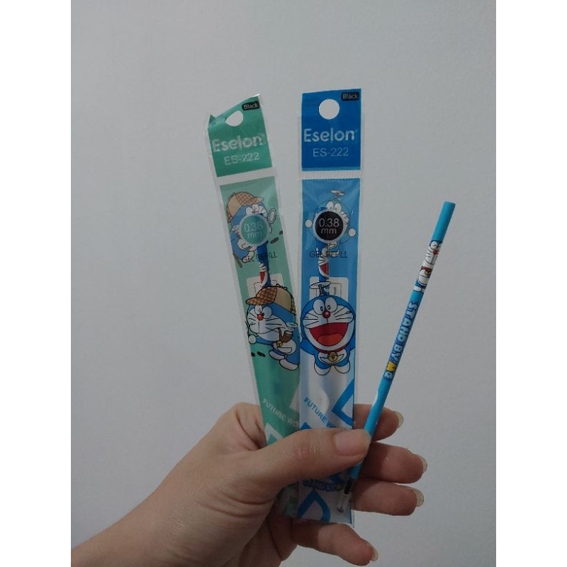 

COD 1 PCS REFILL PULPEN GEL KARAKTER DORAEMON/MOMO