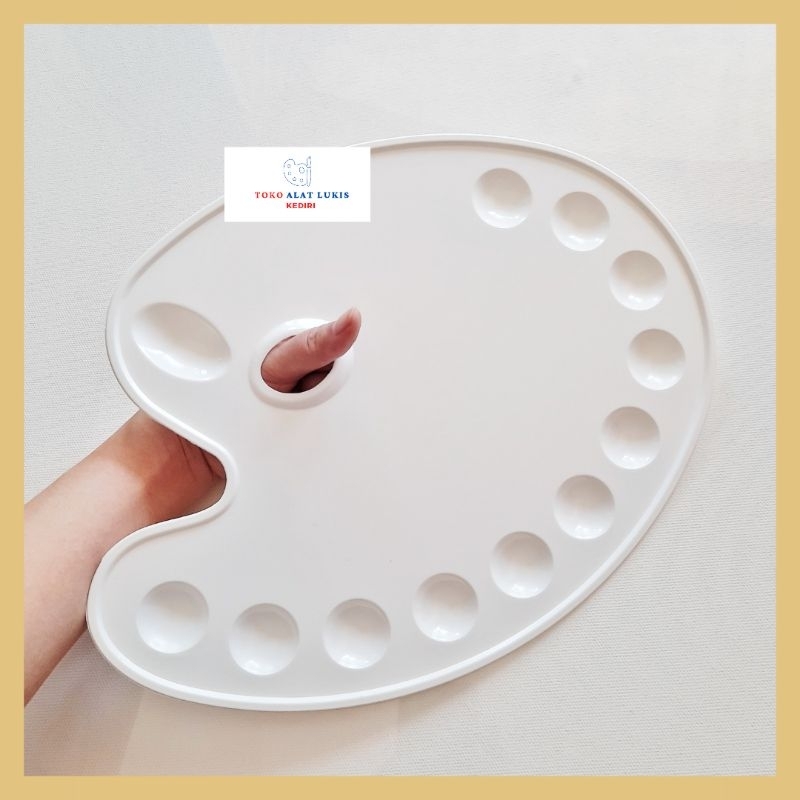 

Palet Plastik Oval Besar 35cm x 27cm / Palet Lukis