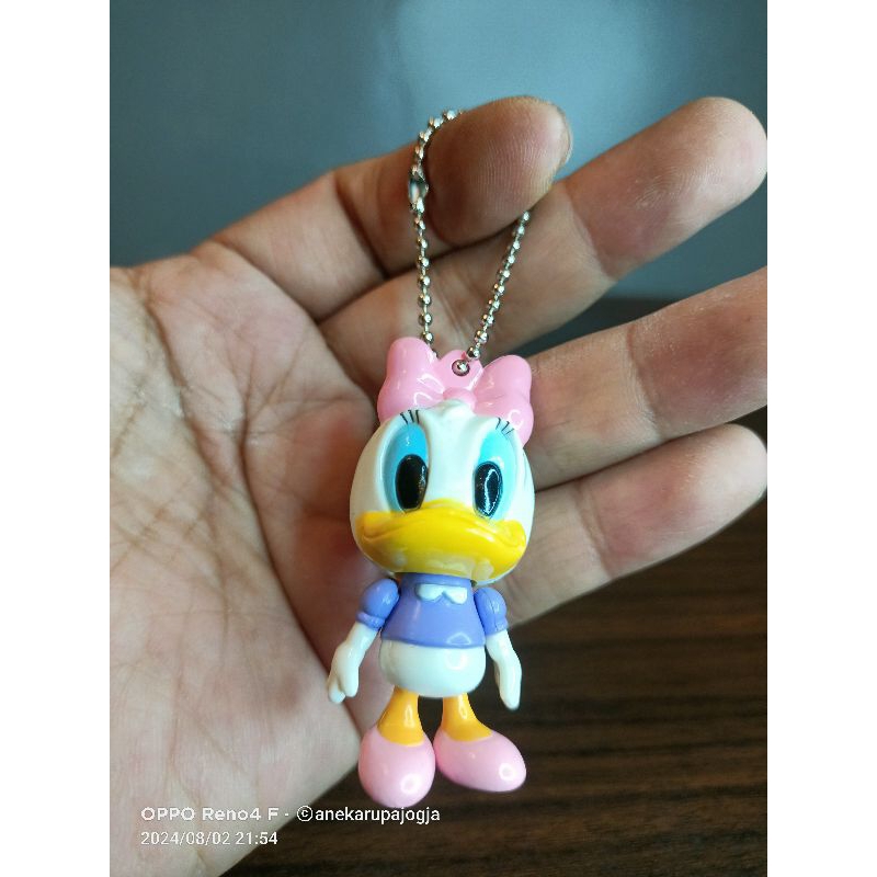 gantungan kunci action figure desy donal bebek donald duck disney