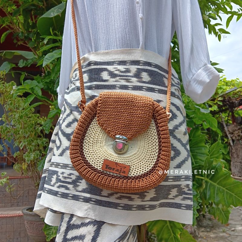 Tas Selempang Rajut Toraja Kecil Slingbag Crochet